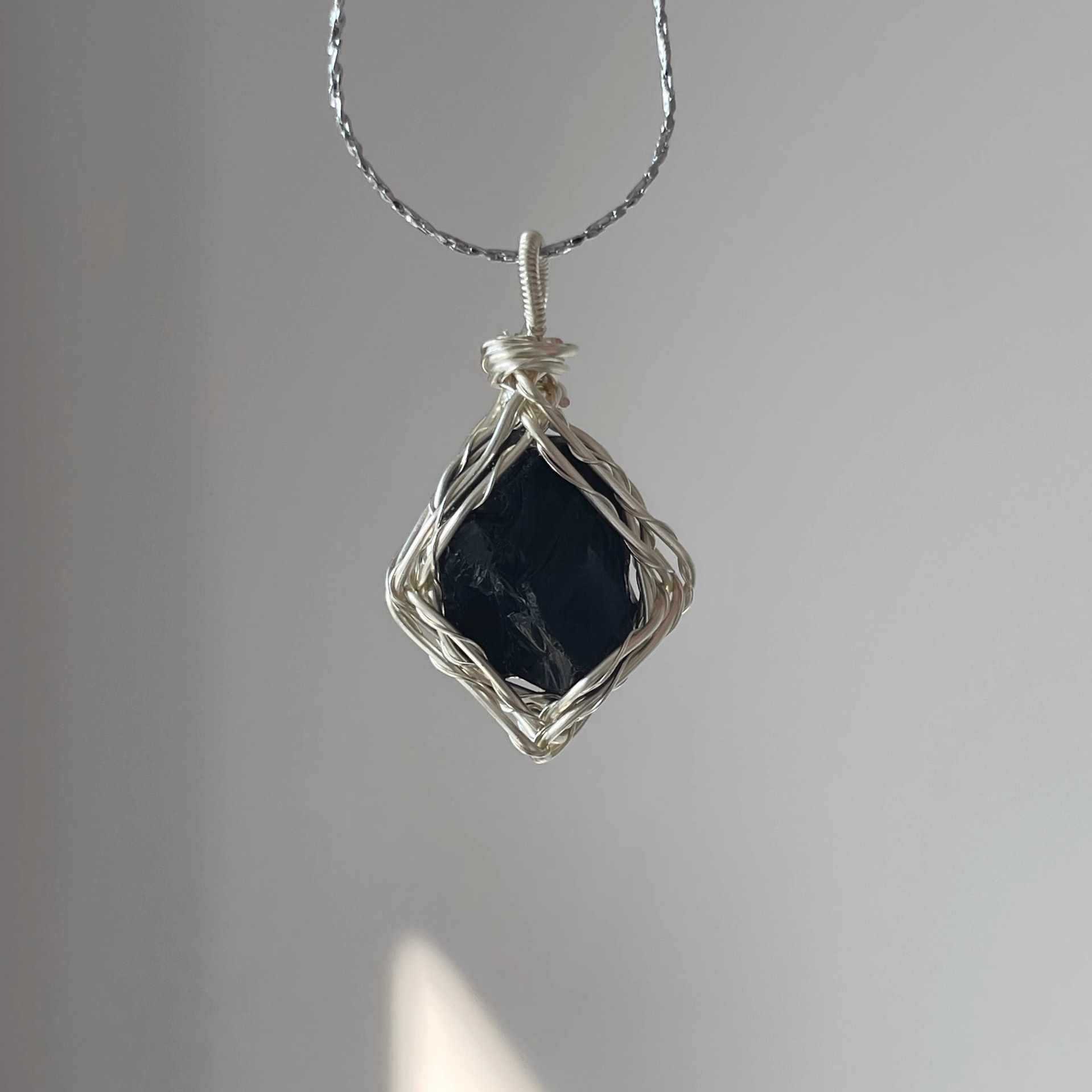 Original Handmade Winding Necklace Pendant Aquamarine Amethyst Gem Grade