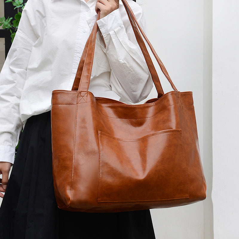 Soft Leather Retro Oil Waxed Leather Large Capacity Shoulder Bag